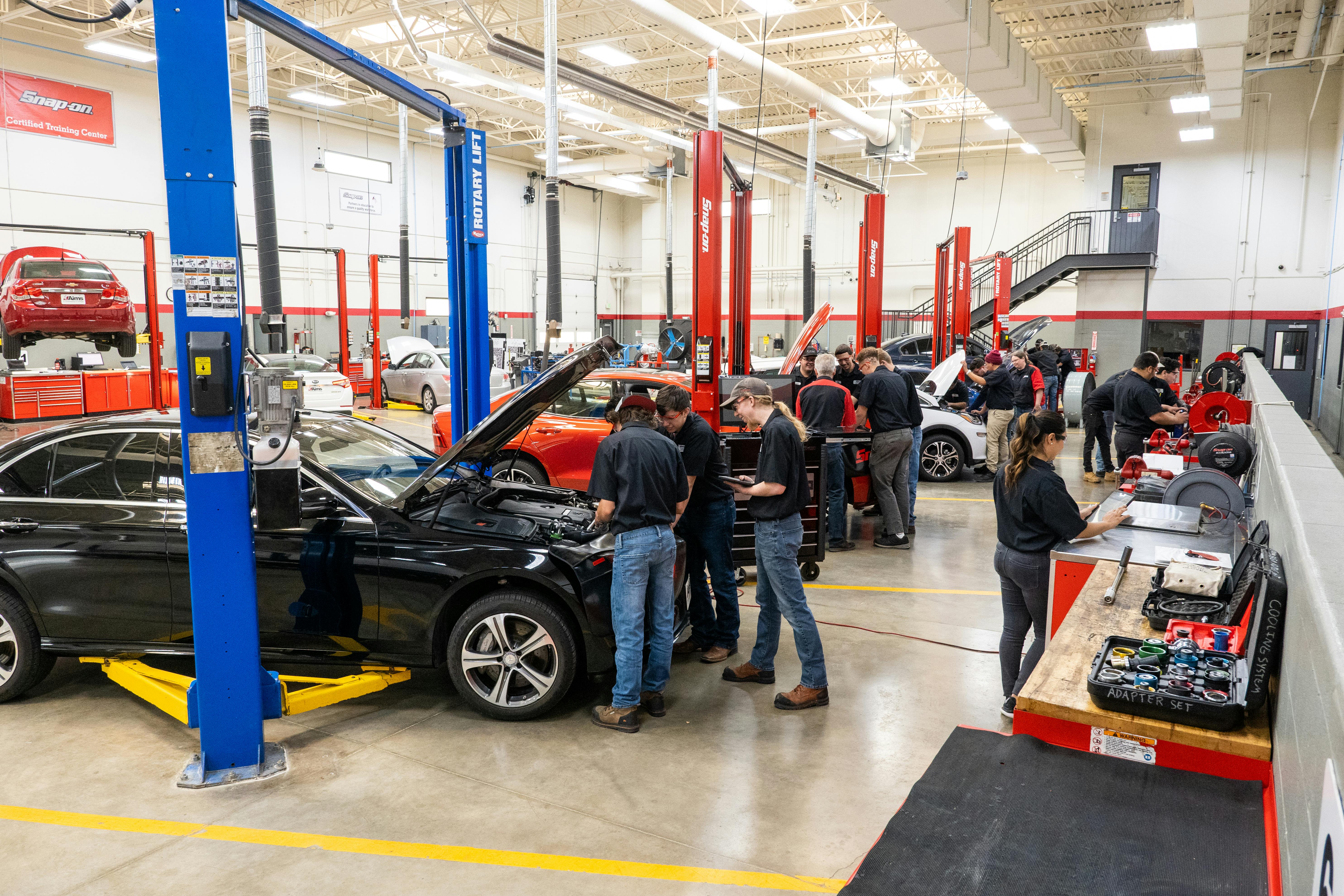 elm-pg-billboard-form Automotive - Service Bay - 19