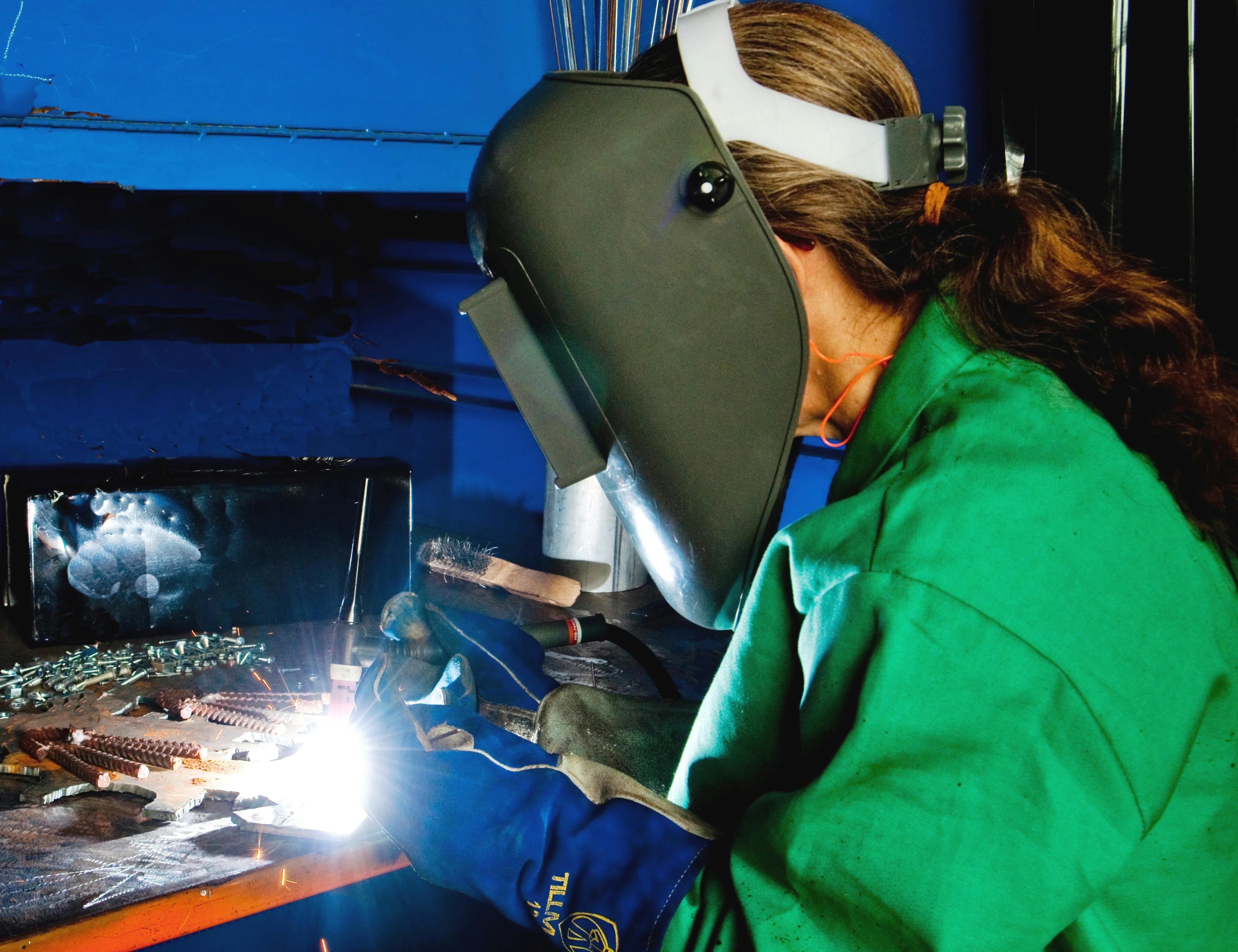 female welder1