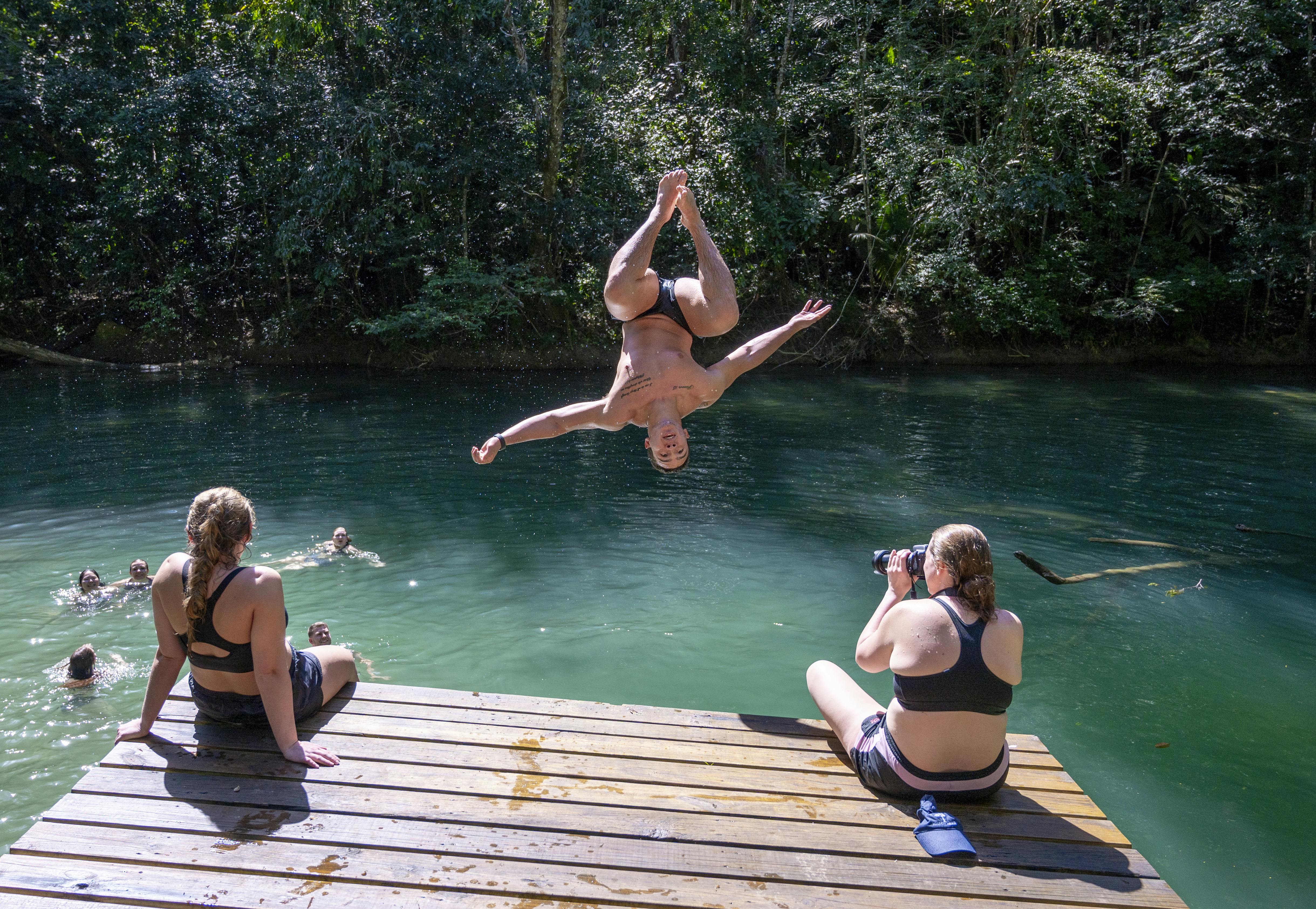 See the World,Find Your Place