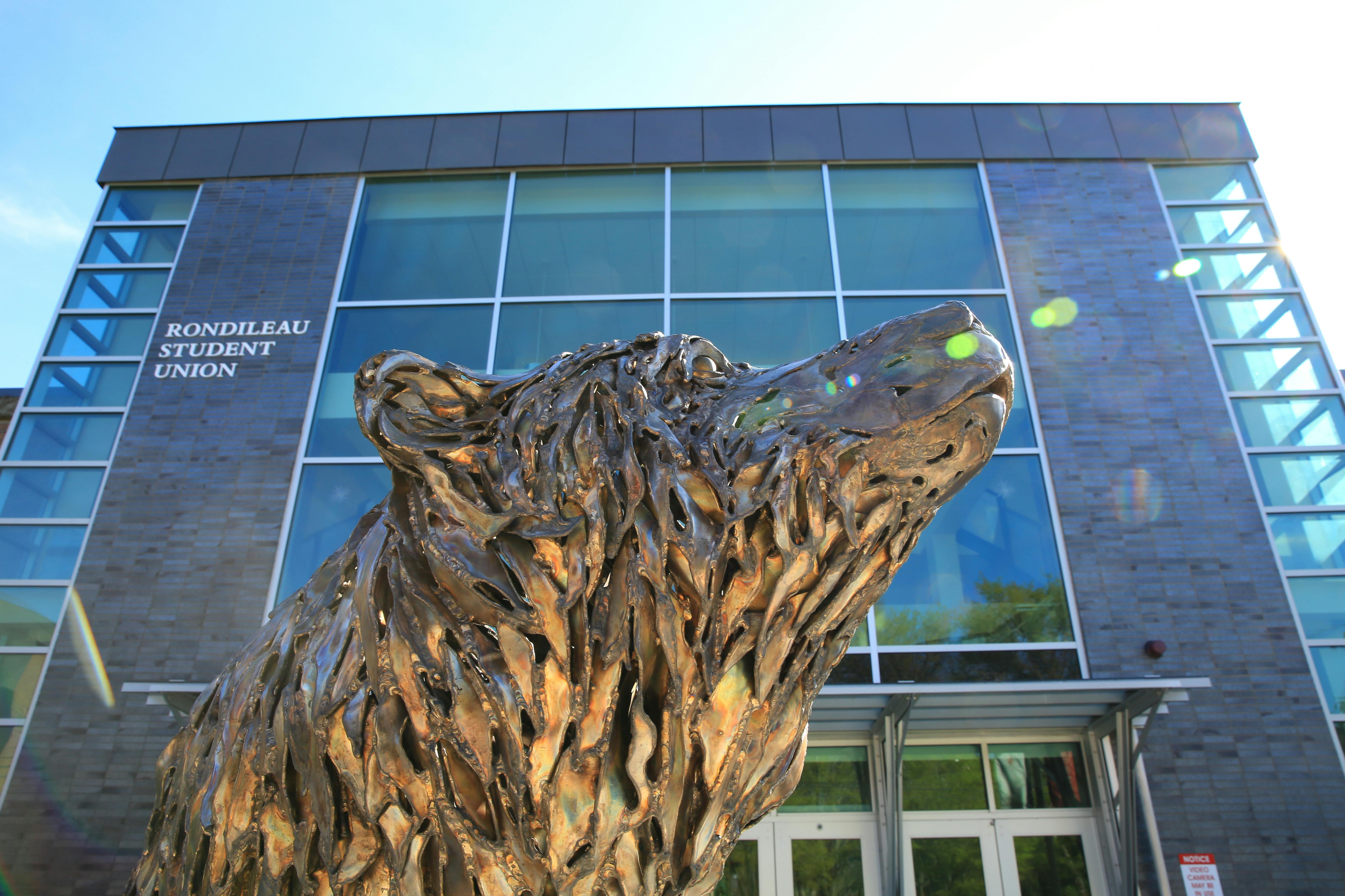 Holiday Campus Tour