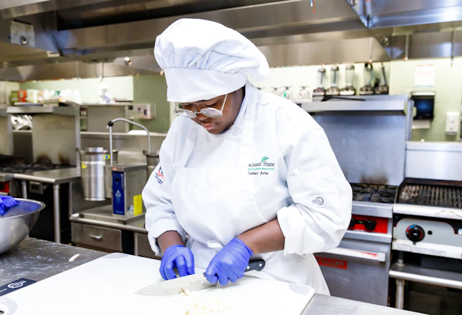 Culinary student in lab