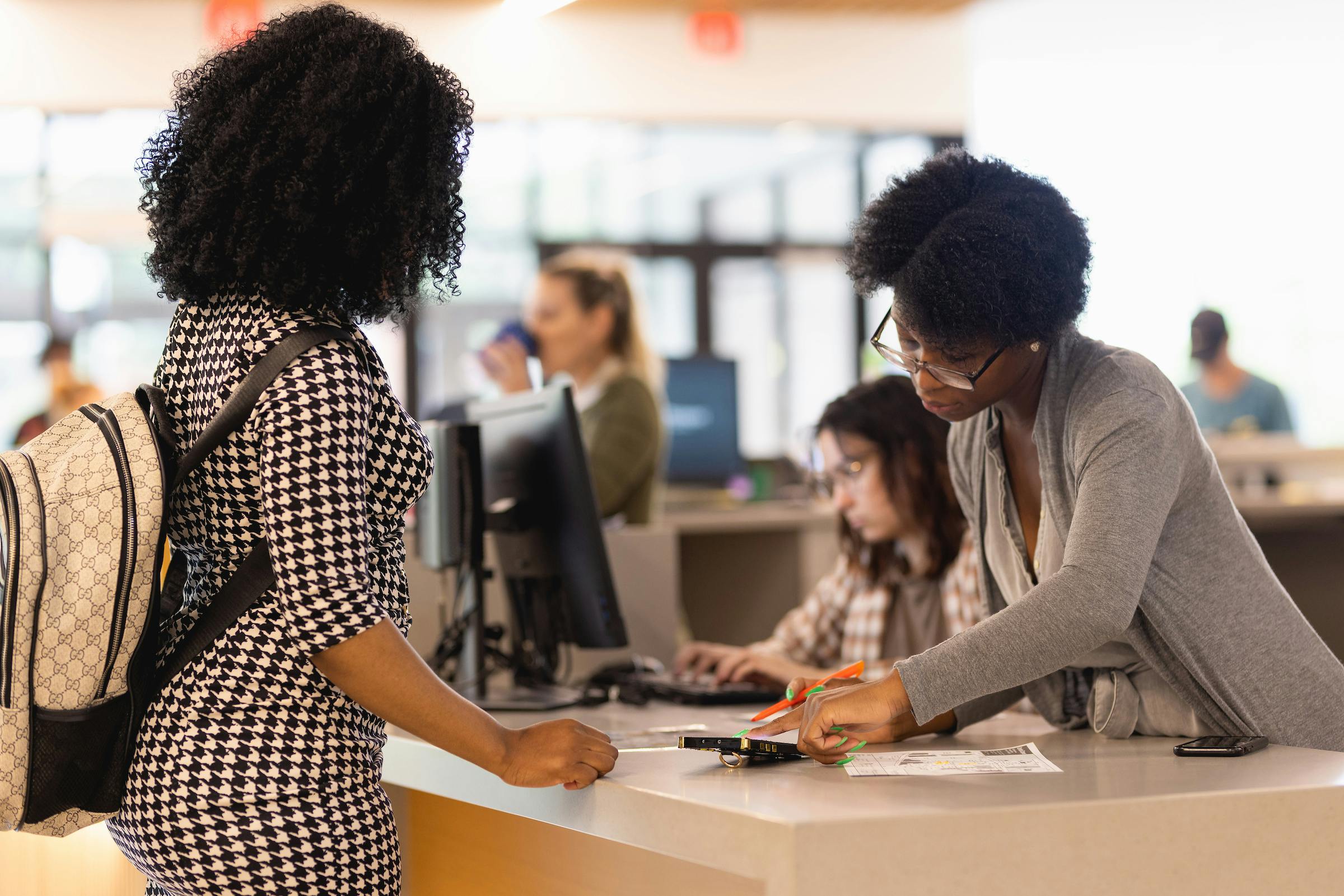 Student gets help at ITS service desk