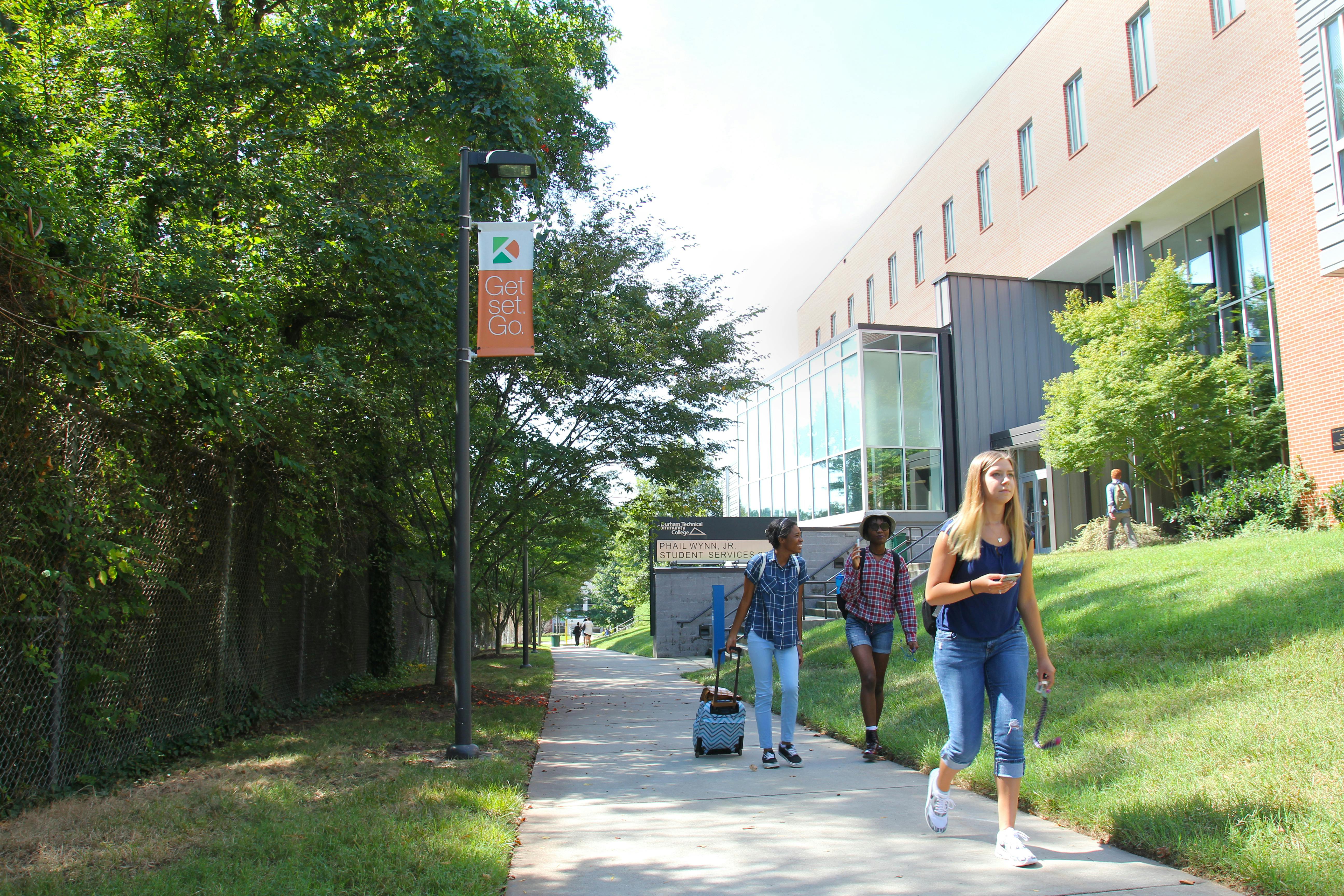 elm-pg-intro Students Outside 2