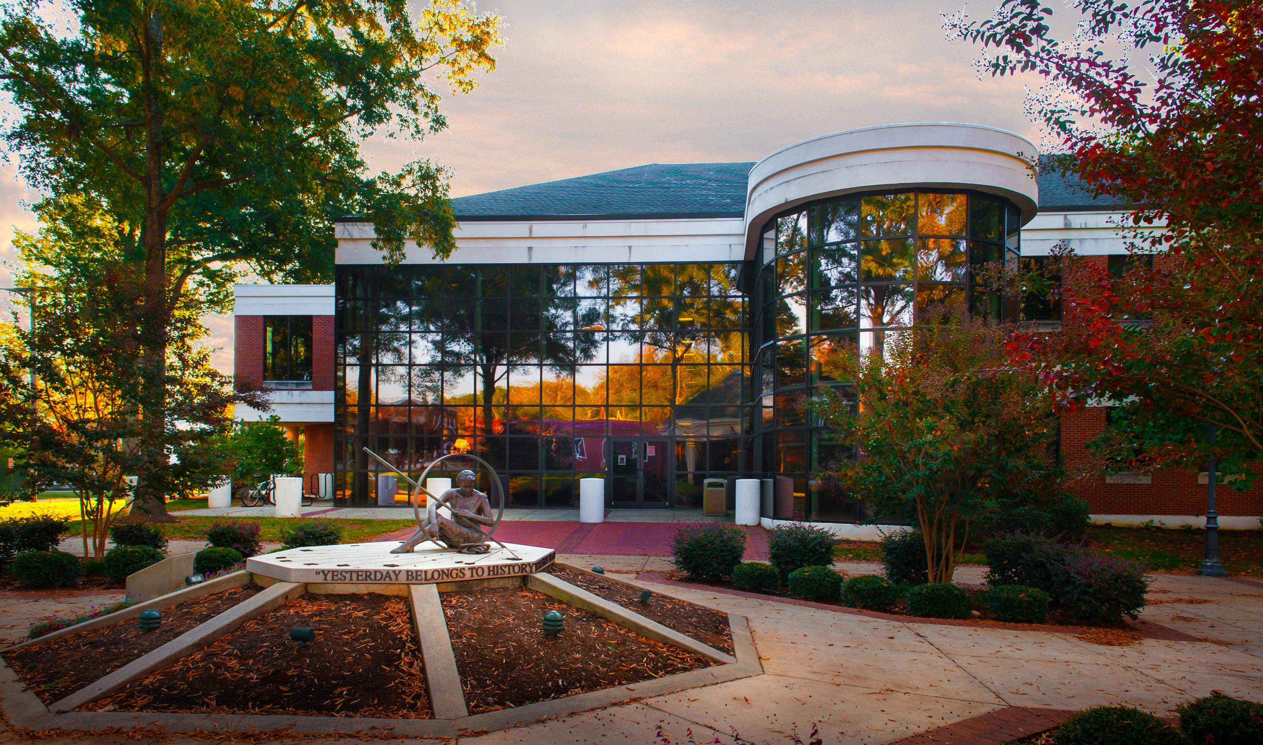 Daniel•Moultrie Science Center