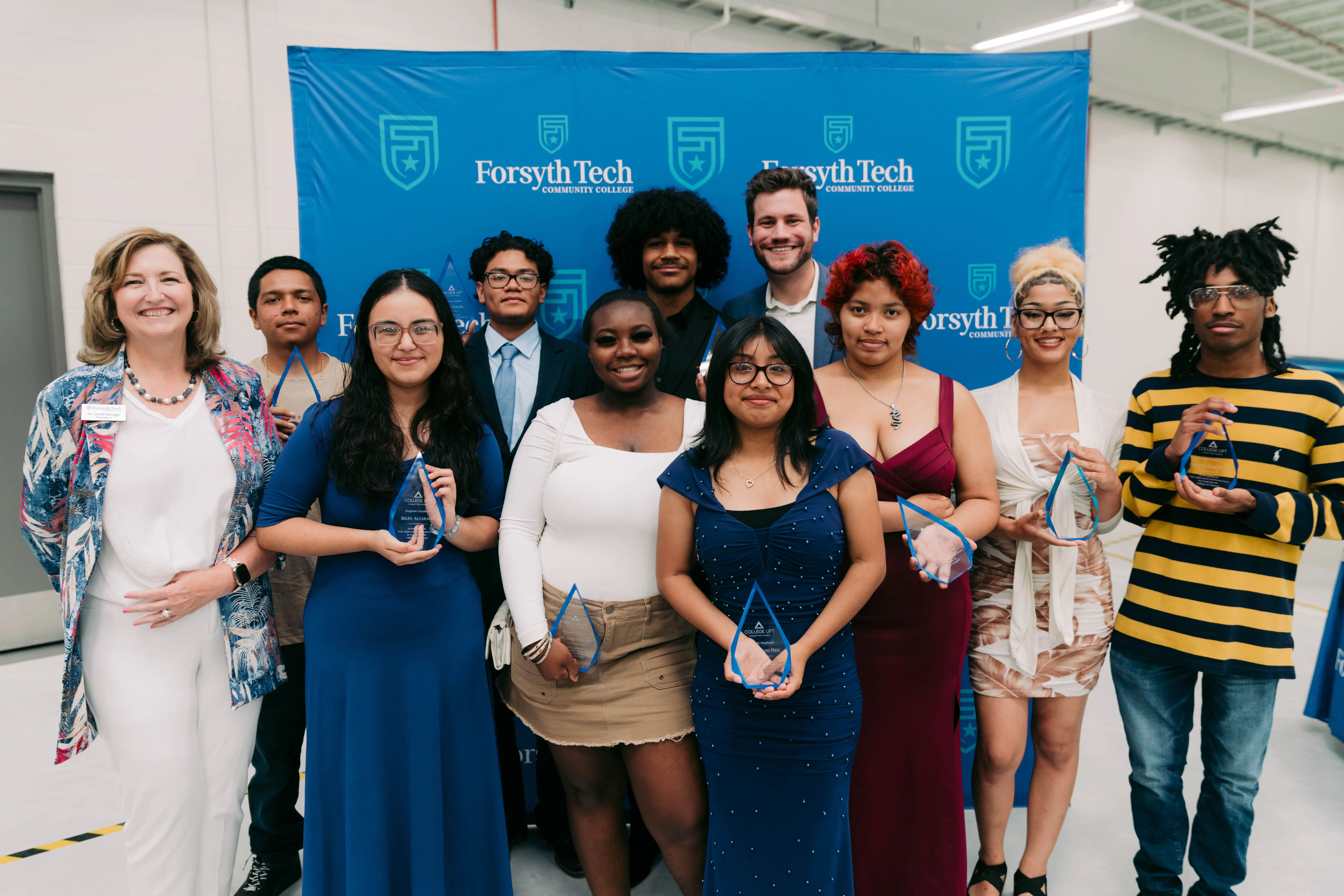 College Lift- CollegeLiftGrad2024