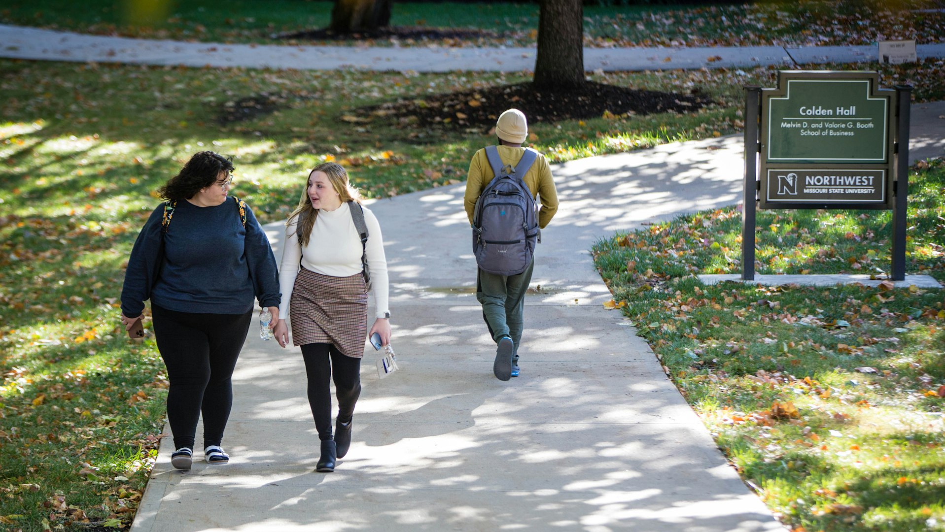 campus beauty 4 fall2022 ar0085