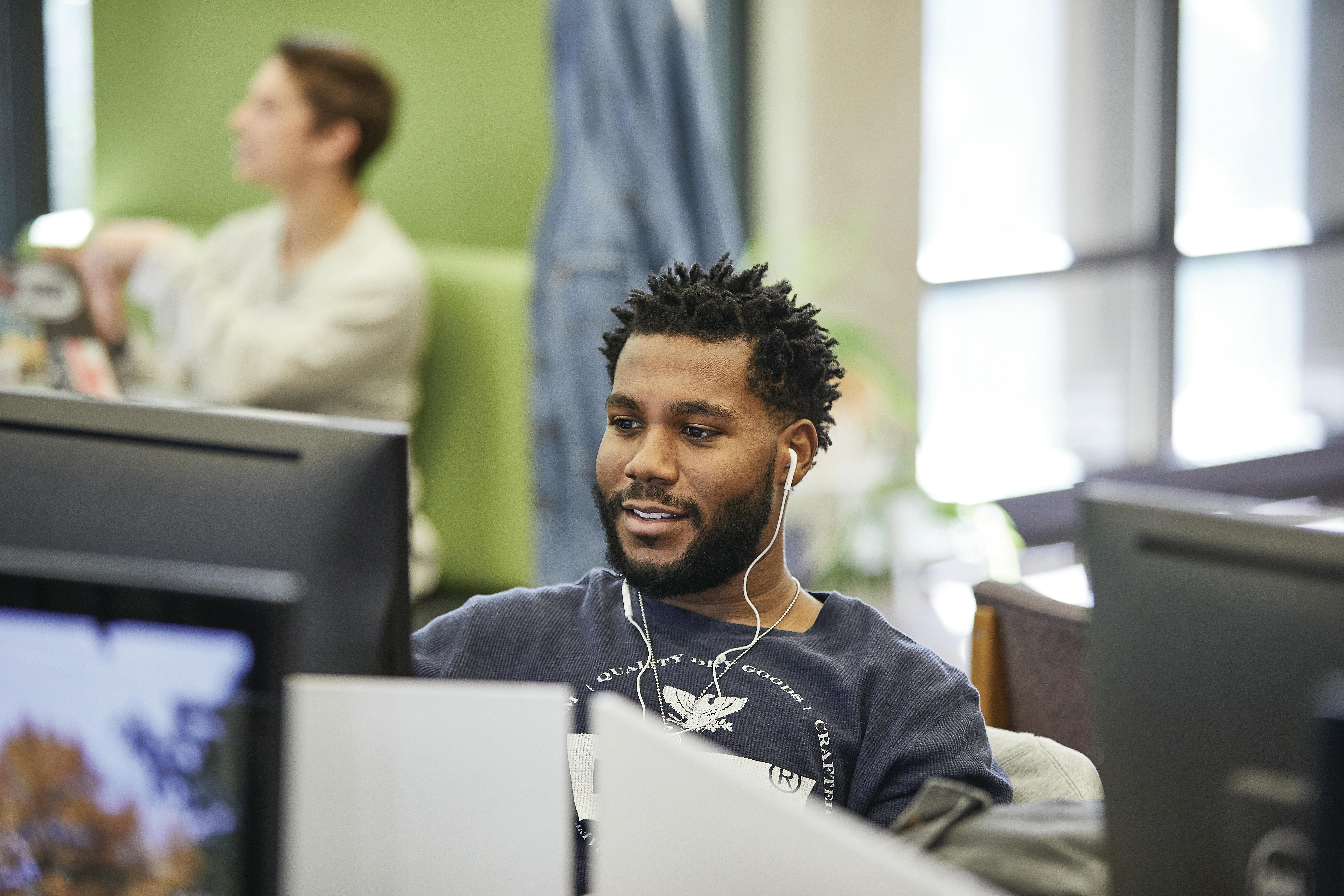 elm-pg-billboard-cta 6K5A1848