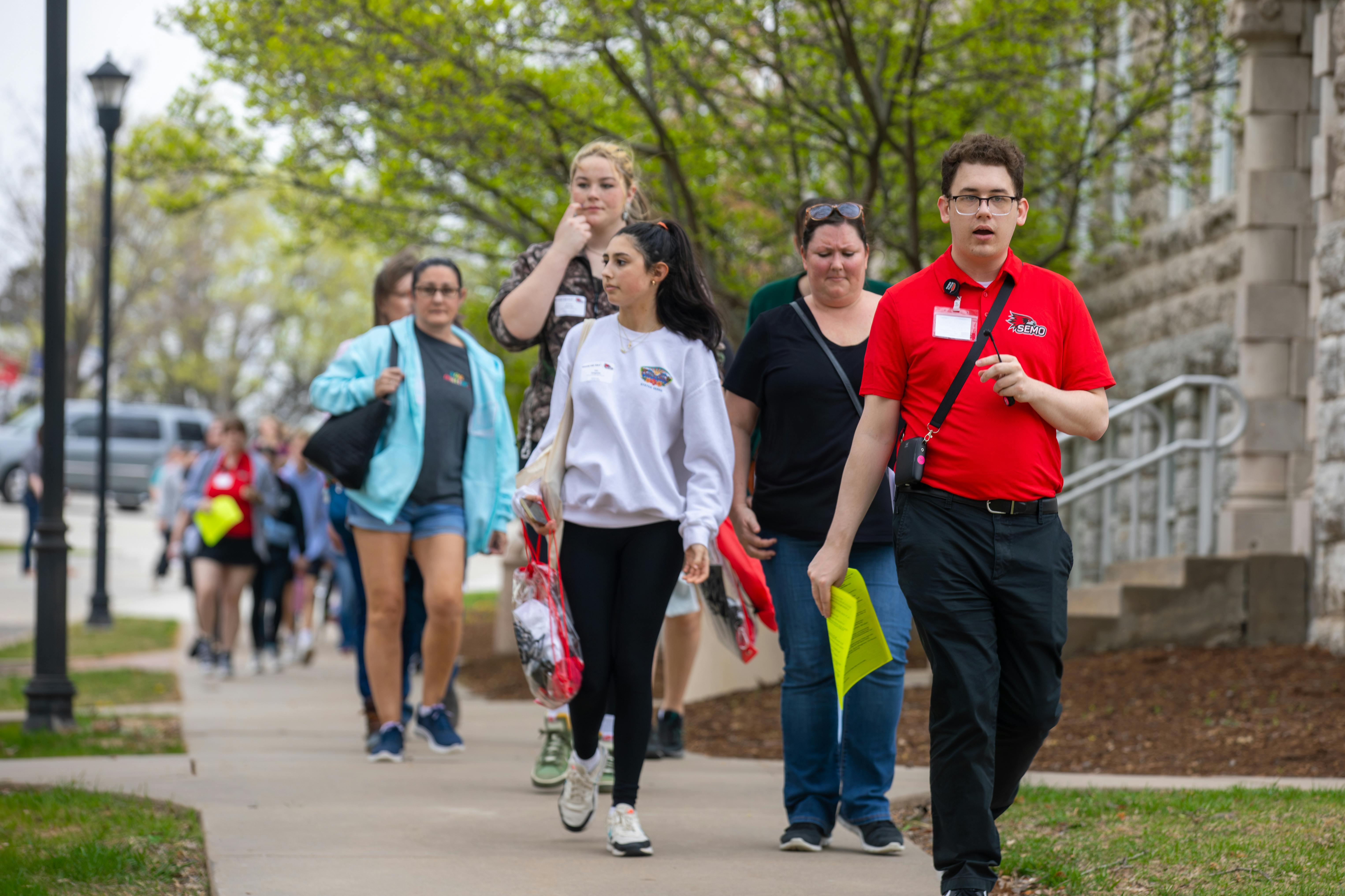 SEMO student leading prospective students on a tour of Campus