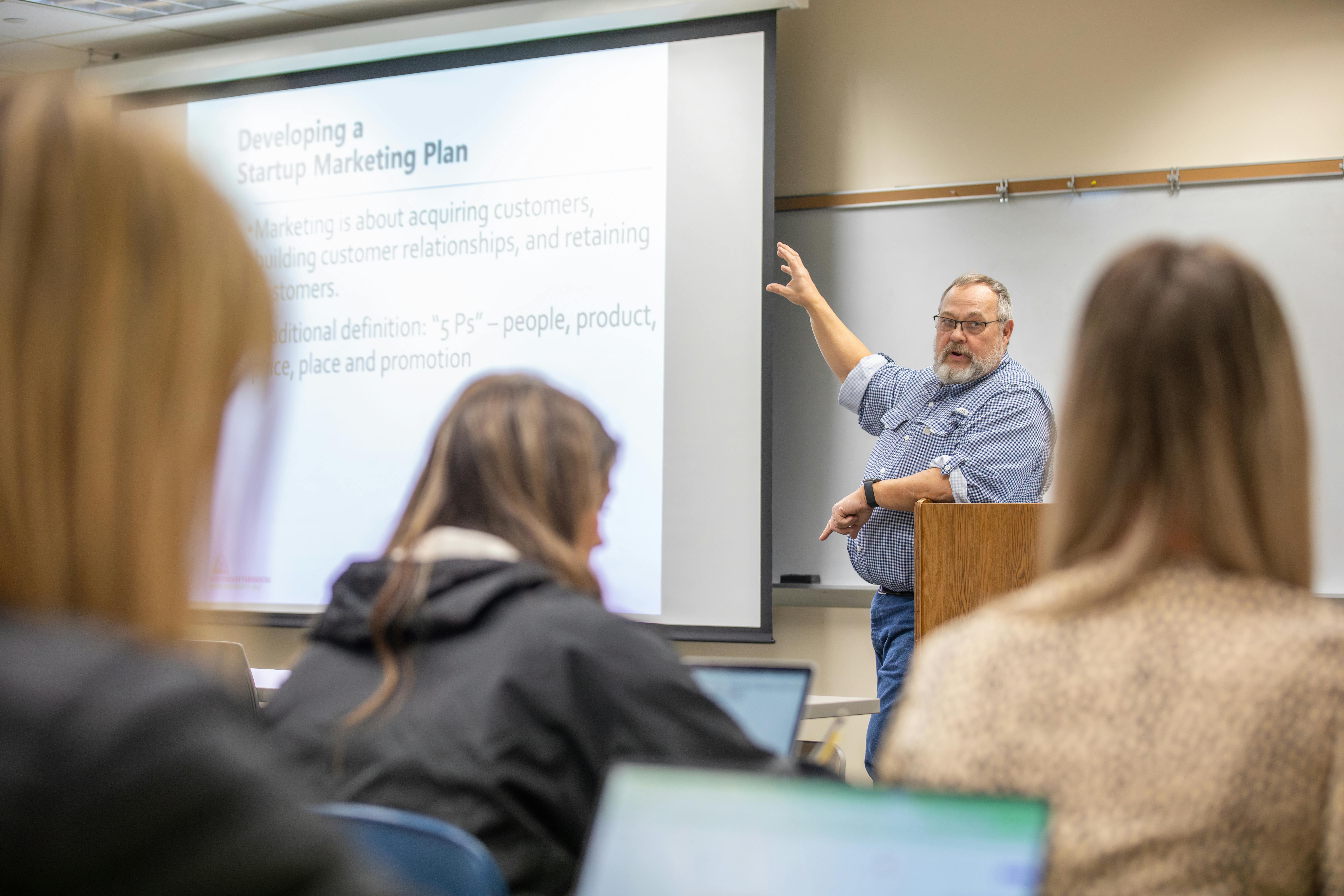 elm-pg-billboard-cta 2024-HCBC-Business-Marketing-RF-0220-005