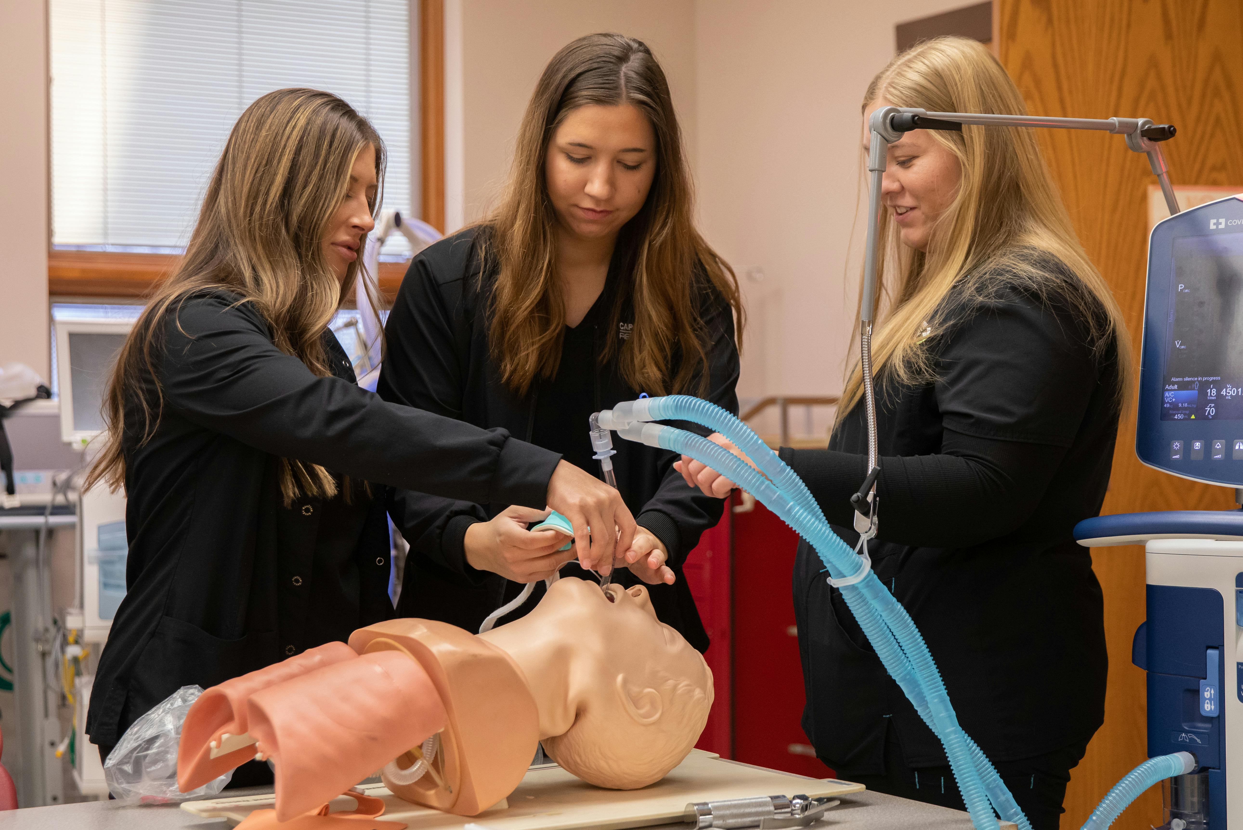 elm-pg-billboard-cta 2022-CEHHS-Respiratory-Therapy-RF-1214-007