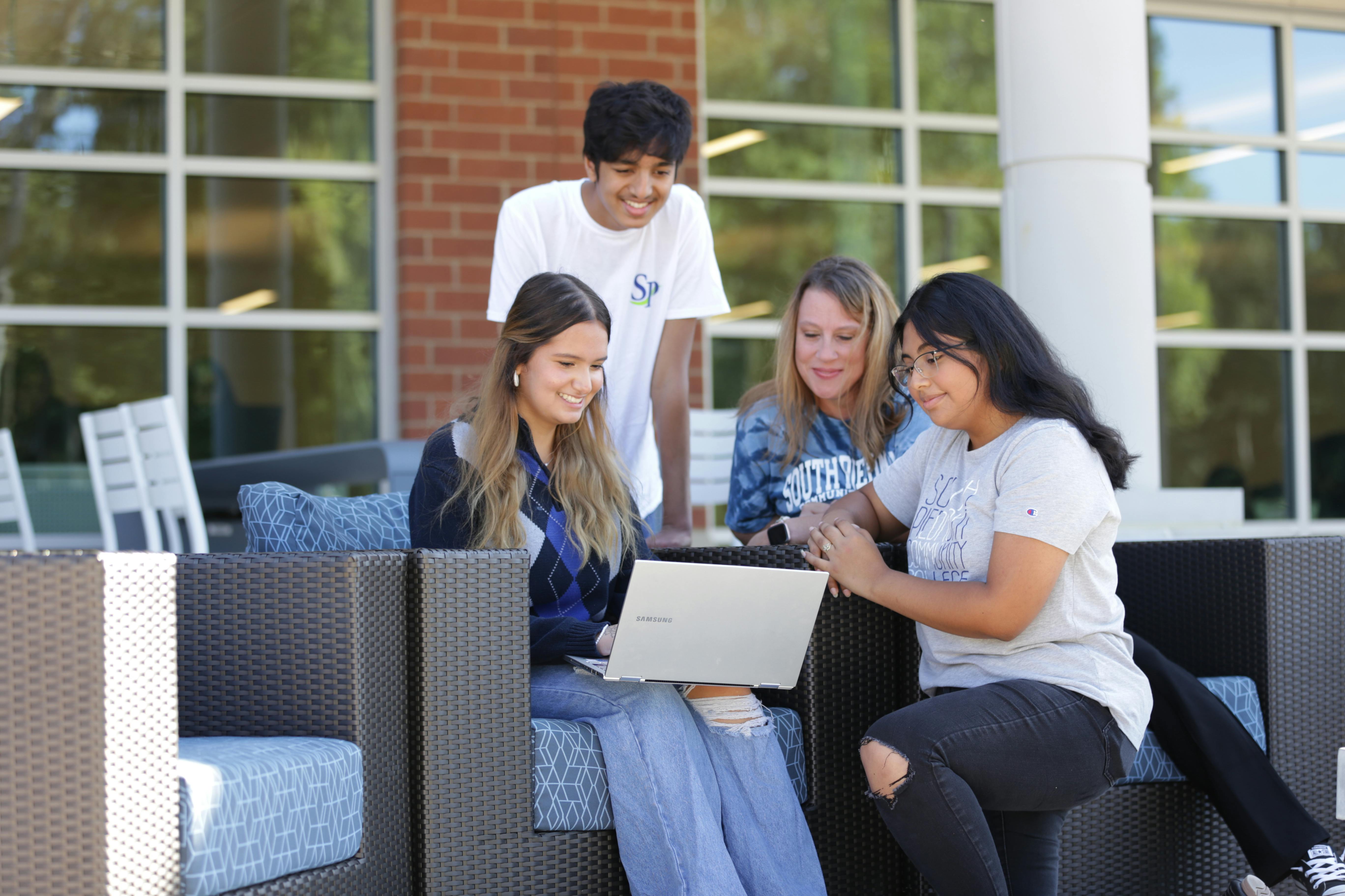 elm-pg-billboard-form IMG_0786