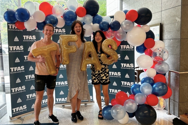 DC - Students posing with TFAS letters at Move-In